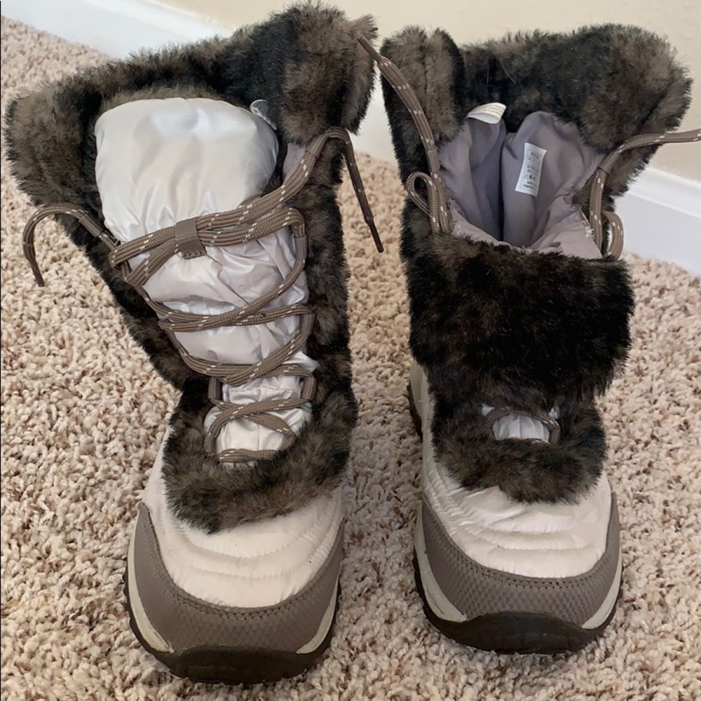 Girls fur North Face boots
